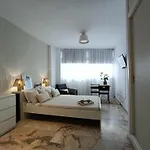Apartclub *